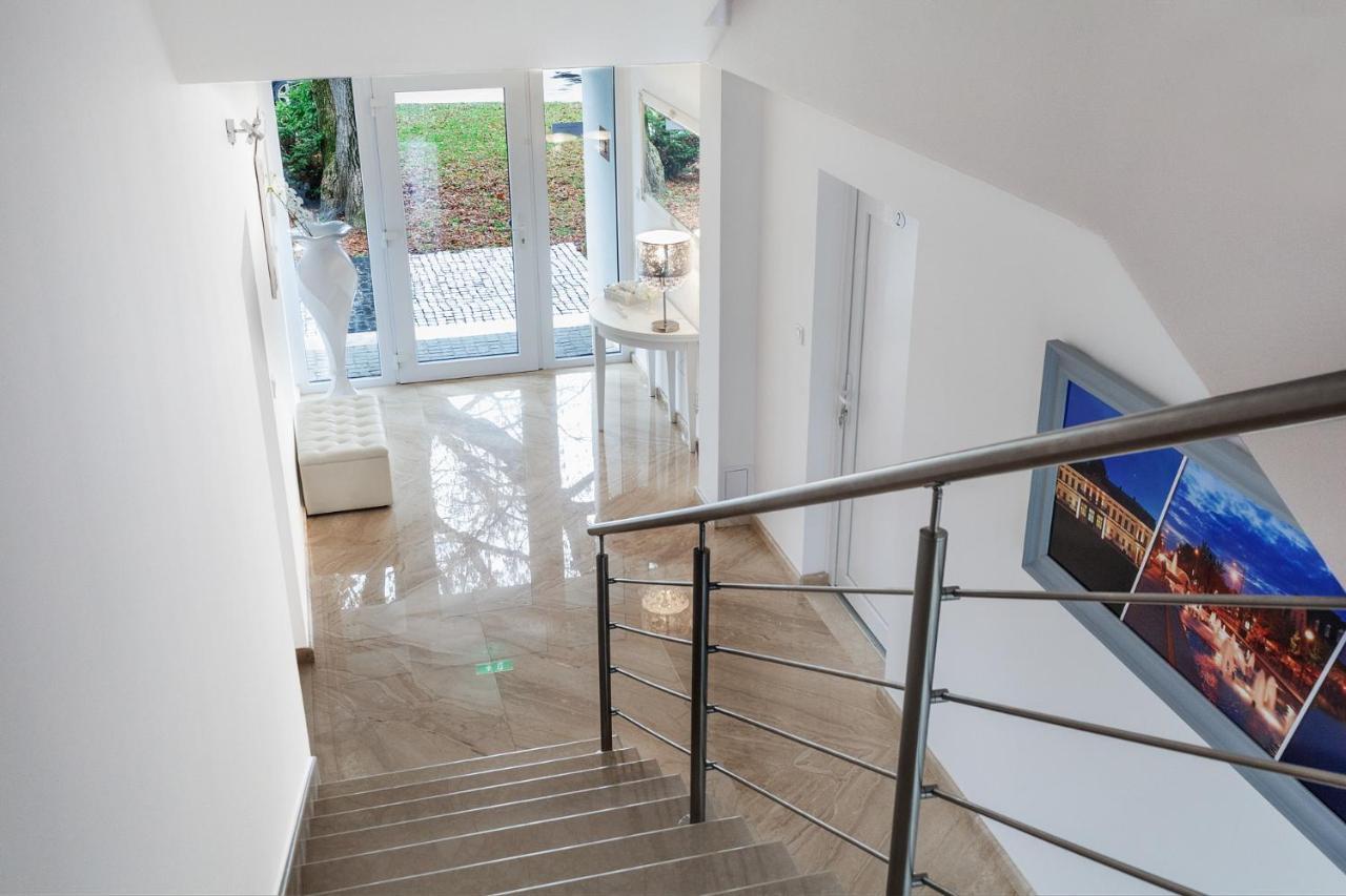 גיולה Corso Lux Apartman מראה חיצוני תמונה