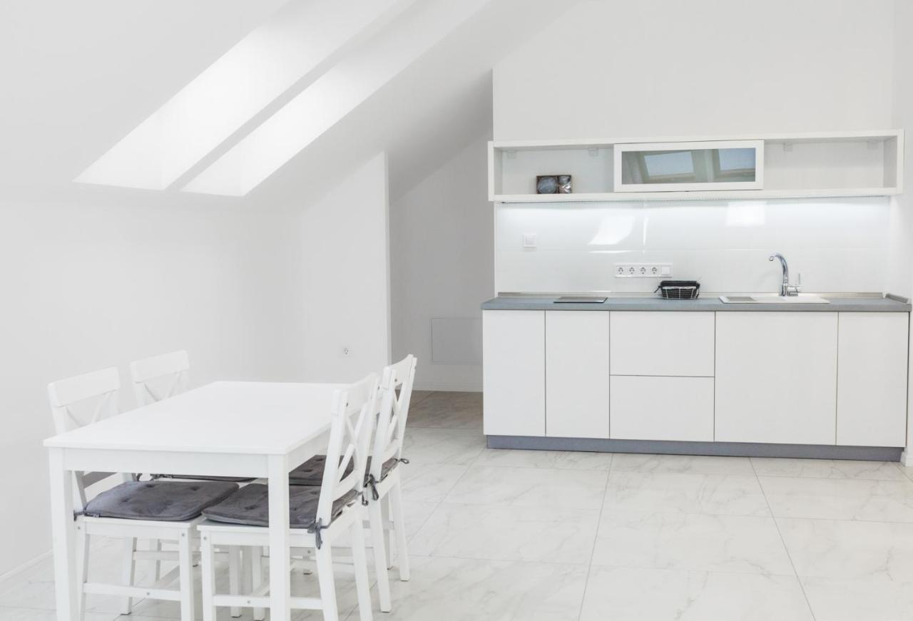 גיולה Corso Lux Apartman מראה חיצוני תמונה